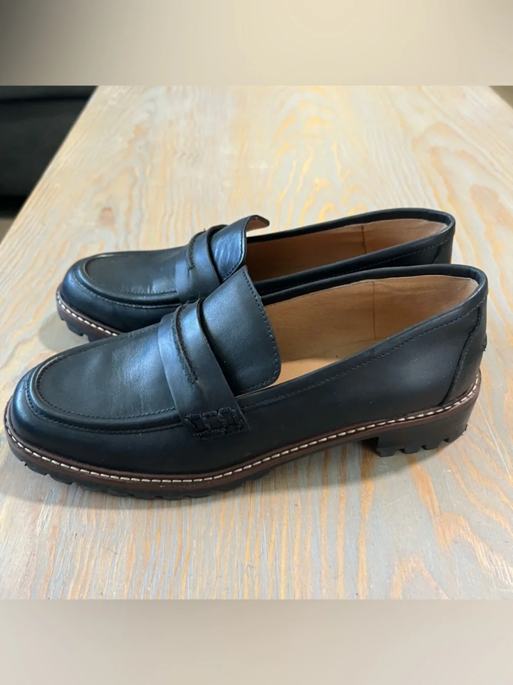 Madewell Corinne Lugsole Loafer in black leather size 7